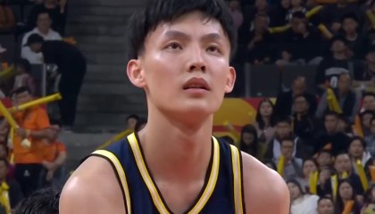 官方网站-广东3消息！徐杰伤情更新，杜锋遭外援指控，朱芳雨引援目标曝光