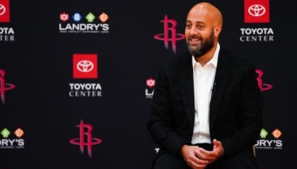 危机接二连三被他一一化解 斯通助火箭冲向新未来